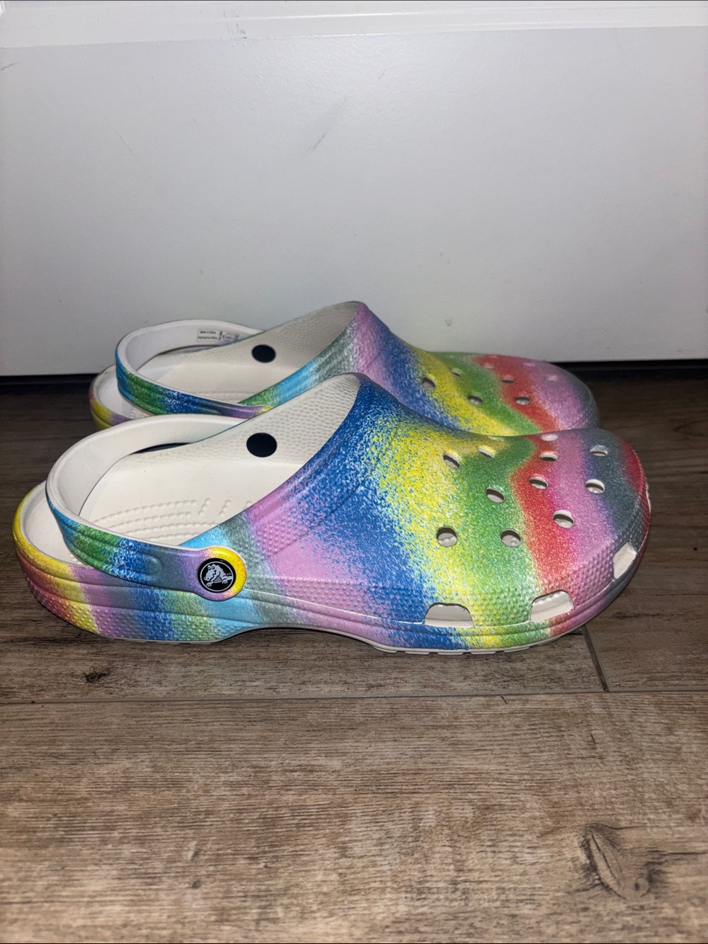 CROCS Mens Tie-Dye Rainbow Slip-On Clogs Size 12 - Picture 4 of 6